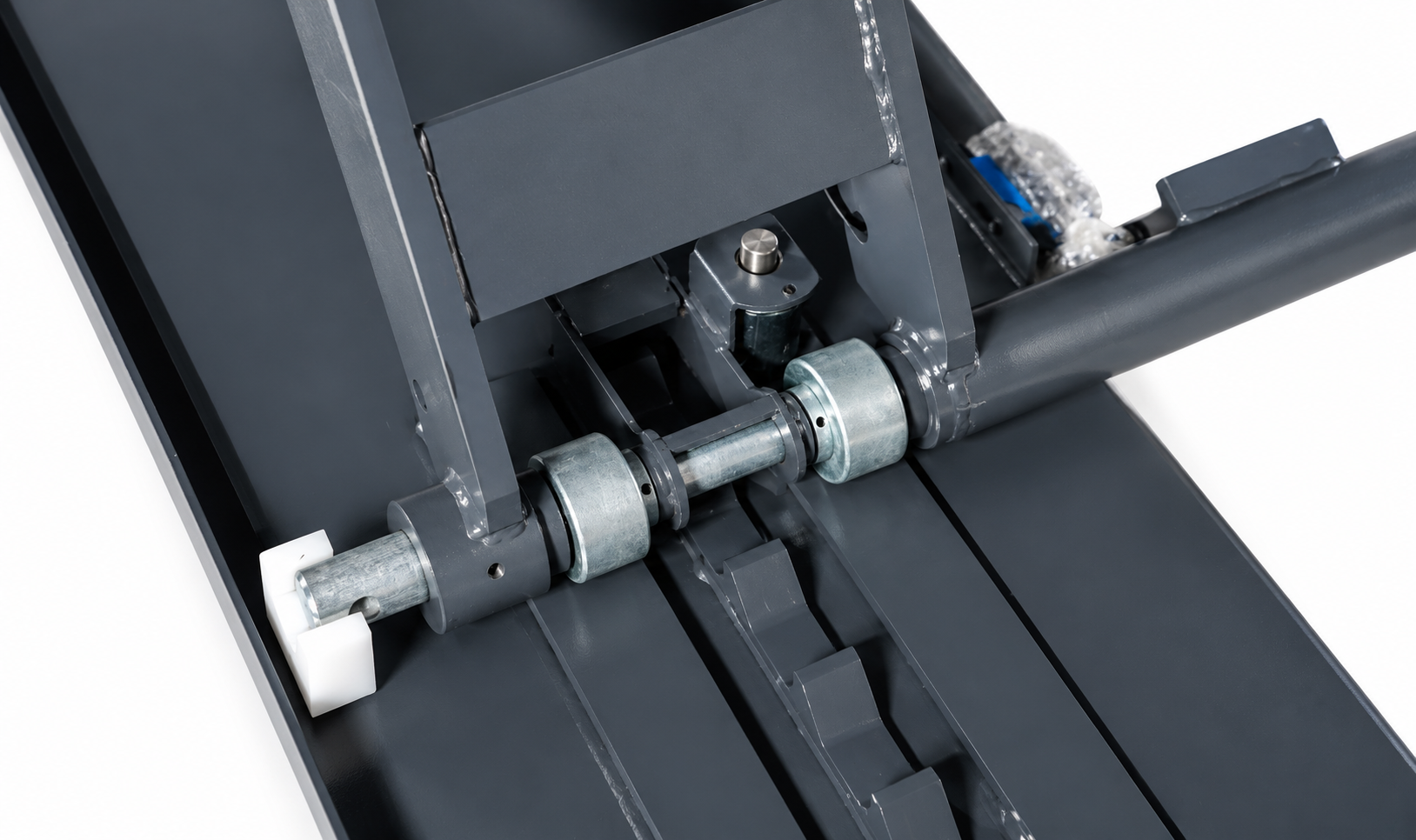 Detail válečkové nápravy a mechanických součástí zvedáku FoxLift