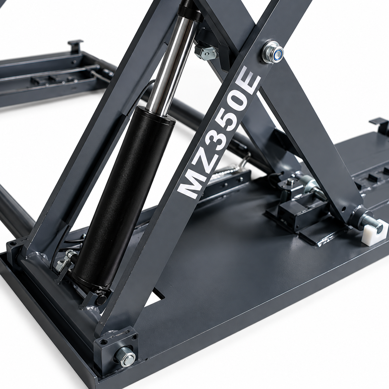Detail nůžkového mechanismu, hydraulického válce a konstrukce FoxLift MZ350E